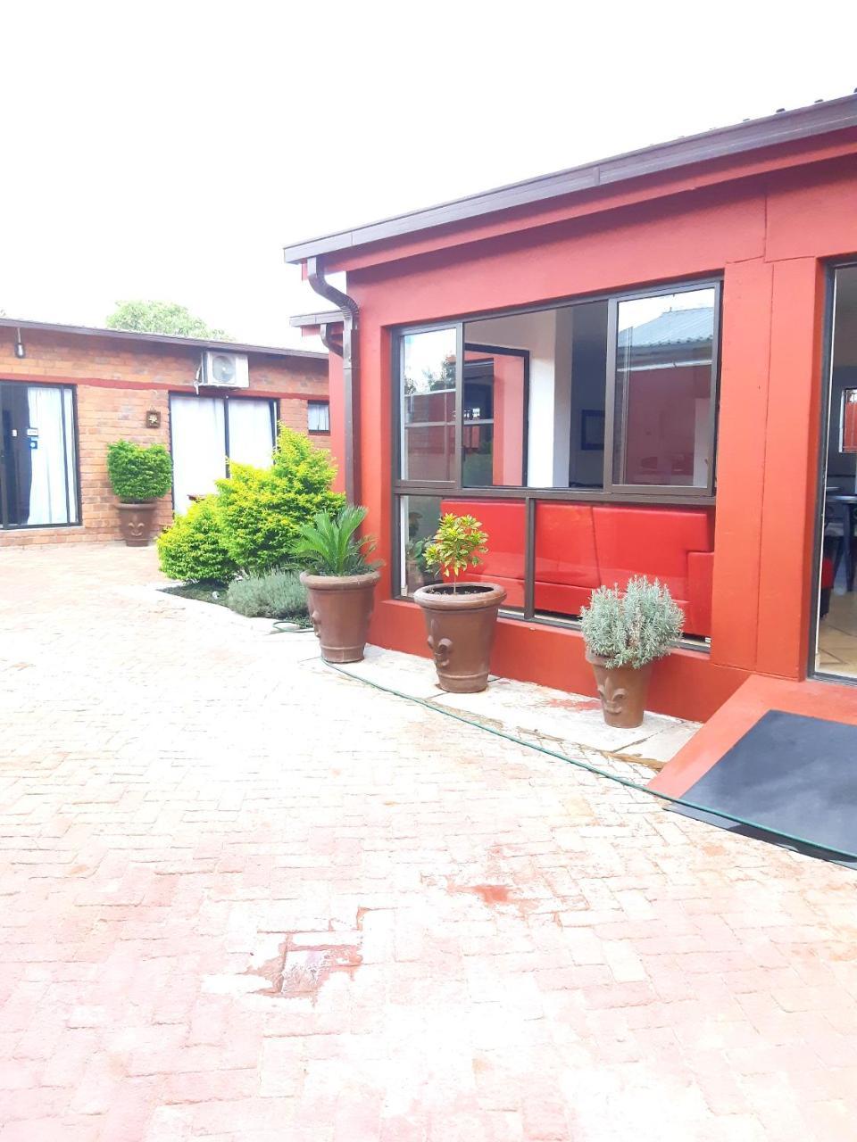 Niilo'S Guesthouse 龙杜 外观 照片