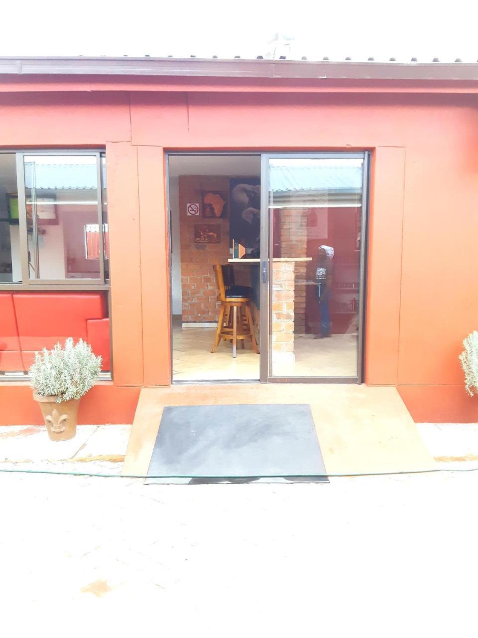 Niilo'S Guesthouse 龙杜 外观 照片