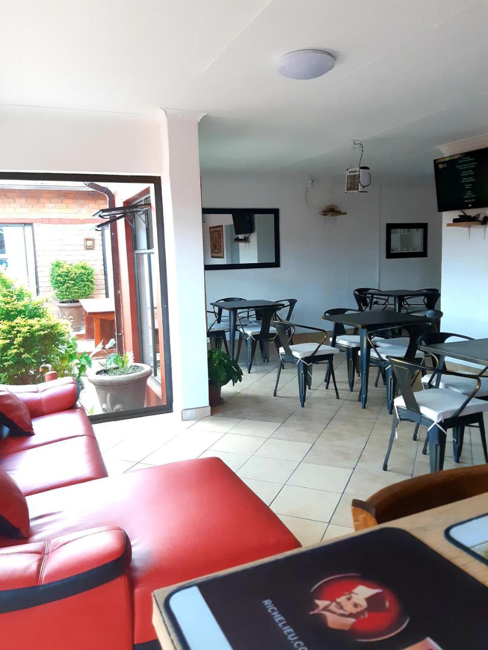 Niilo'S Guesthouse 龙杜 外观 照片