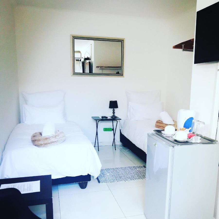 Niilo'S Guesthouse 龙杜 外观 照片